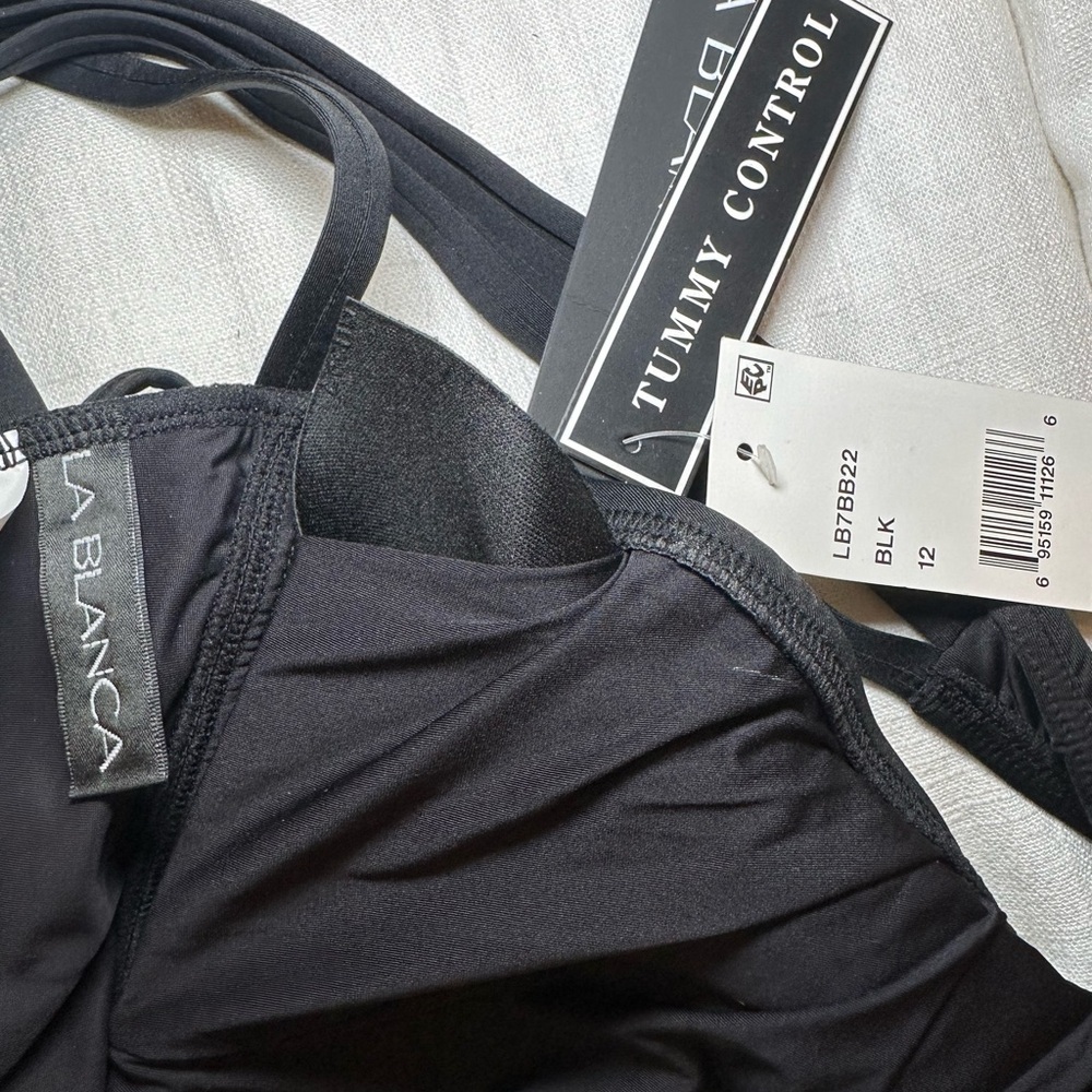 La Blanca NWT Nailed It Multi-Strap Cross-Back Classic Black One Piece Swimsuit - Picture 7 of 10
